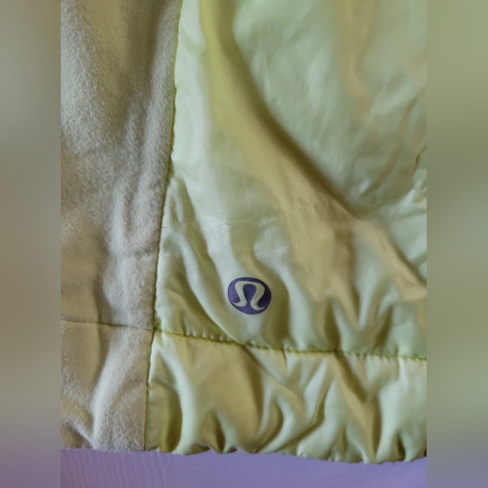 Lululemon What The Fluff Pullover Jacket Clarity Yellow Size 4 Quilted - Picture 9 of 14
